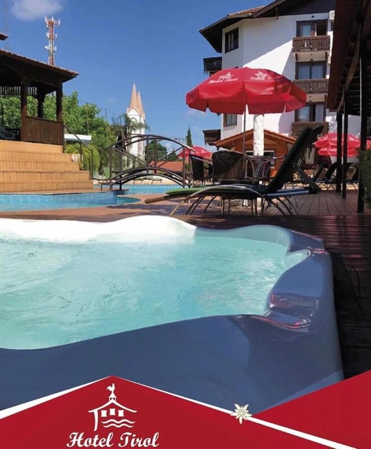 Hotel Tirol Treze Tilias Bagian luar foto