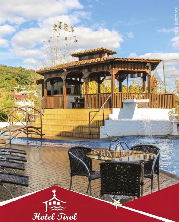 Hotel Tirol Treze Tilias Bagian luar foto