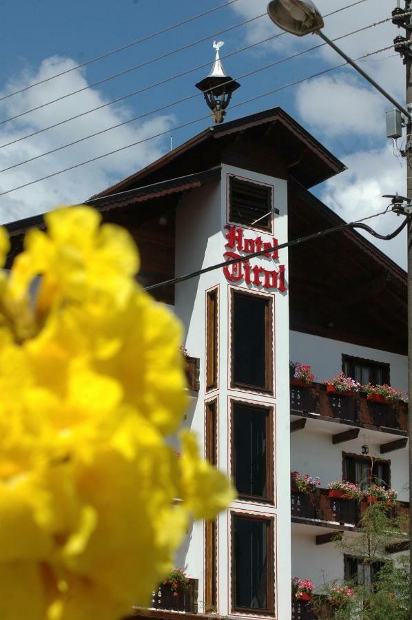 Hotel Tirol Treze Tilias Bagian luar foto